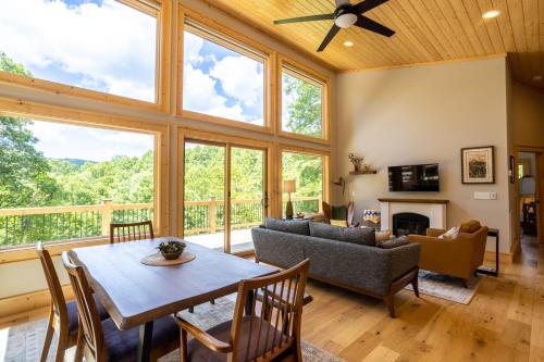 Poplar Ridge Escape in Todd, USA