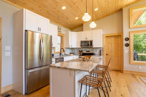 Poplar Ridge Escape in Todd, USA