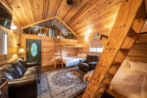 Timber Retreat in Hope Hull, USA