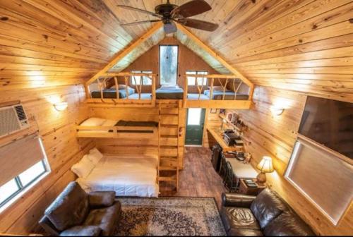 Timber Retreat in Hope Hull, USA