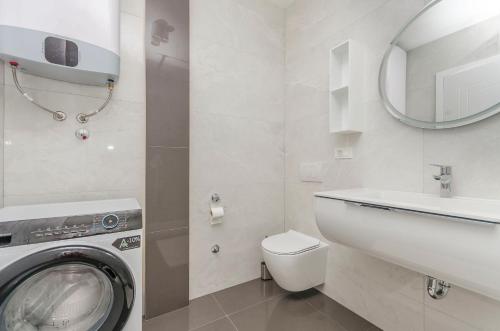 Three-Bedroom Apartment image 9