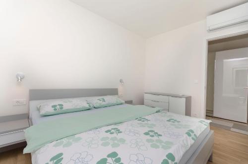 Three-Bedroom Apartment image 8