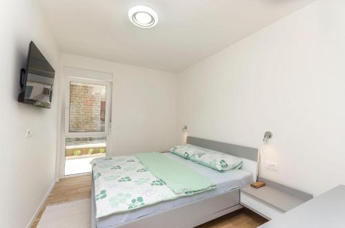 Three-Bedroom Apartment image 7