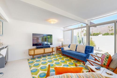 Midmod Retreat in Palm Springs, USA
