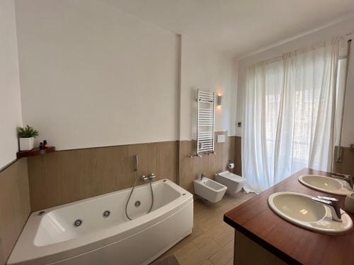 Vatican Family House 2 Baths & 3 Rooms, Rzym (zdjęcie 2)