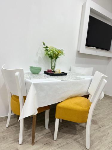 One-Bedroom Apartment image 10
