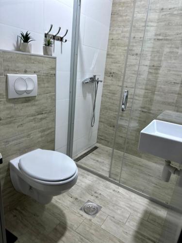 One-Bedroom Apartment image 8