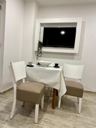 One-Bedroom Apartment image 10