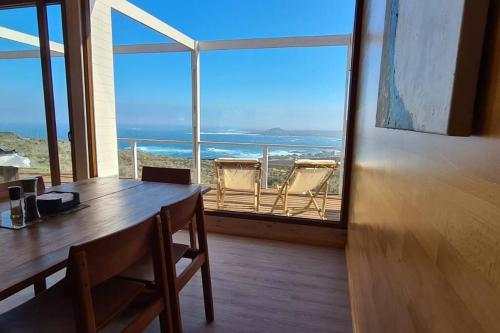Maravillosa casa con vista panorámica en exclusivo condominio Ocho Quebradas