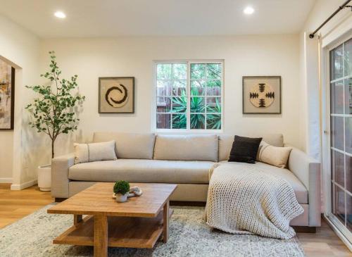 Luxury Home with Views 15 Min to DT & Coronado Beach in San Diego, USA