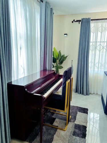 Piano and Gold Collections, Danfa in 阿布里