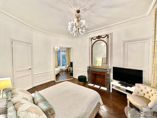 Royal 240 m2 Trocadero Eiffel Towel - image 8