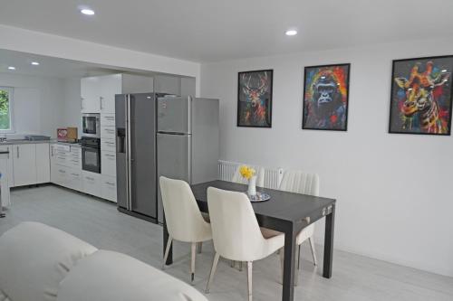 Appartement entier 2 chambres Chez Zarius in Ати-Мон