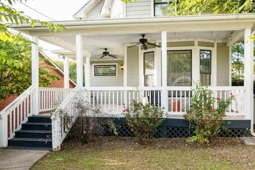 Southern Charm Downtown, Walk to Farmers Market & in Nashville, USA