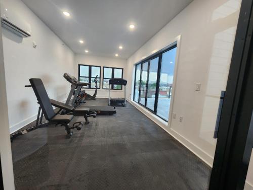 Vast Fully Furnished 2-Bed Close to NYC in Bayonne, USA