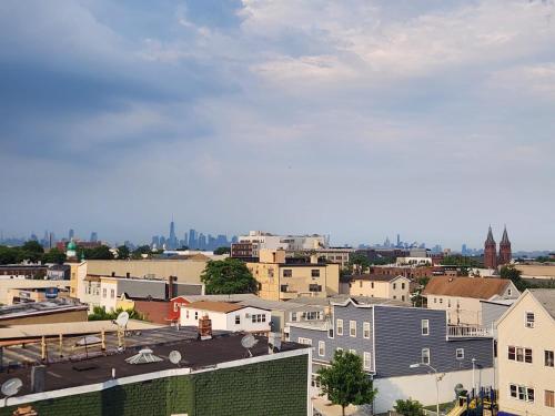 New Modern 2BR Apartment - minutes to NYC in Bayonne, USA