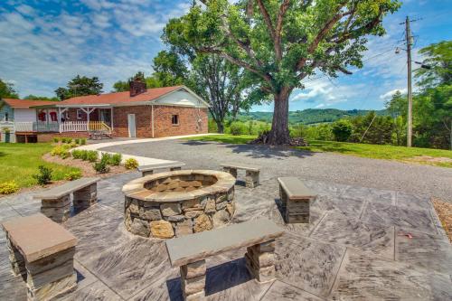 . 5 Mi to Center Hill Lake: Buffalo Valley Home