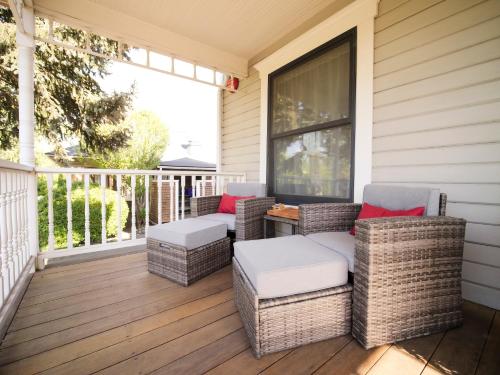 RedTail Inn - 3 Suites Sleeps up to 12 in Ashland City Center