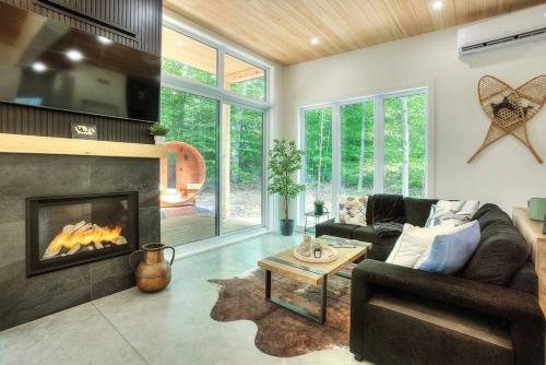 Valhalla Tremblant Cabin Retreat-Your Haven Awaits! in La Conception (QC)
