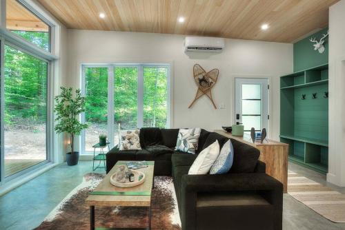 Valhalla Tremblant Cabin Retreat-Your Haven Awaits! in La Conception (QC)