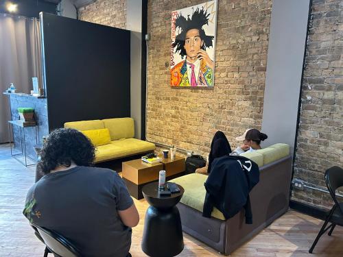 Facilities, Stay Chicago in West Town