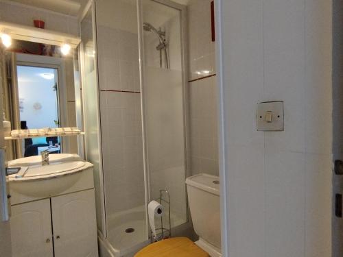 Appartement T2 Saint-Pierre-La-Mer: Terrasse Parking Prive Tennis - 4 Pers. - FR-1-795-23 - image 4