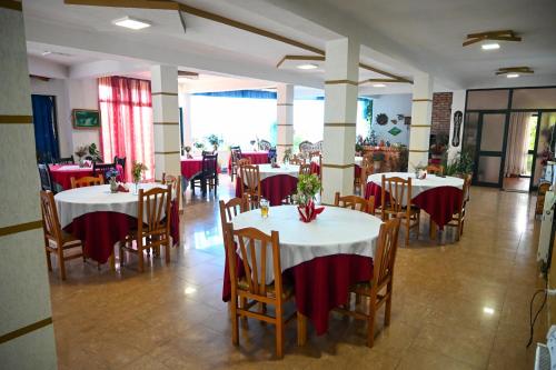 Joni Restaurant - image 7