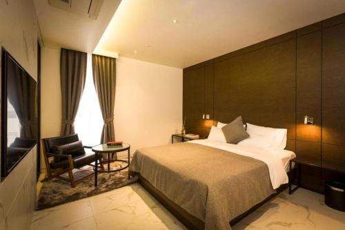 Trang blue hotel