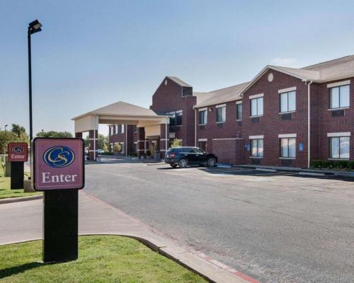 Comfort Suites, Plainview