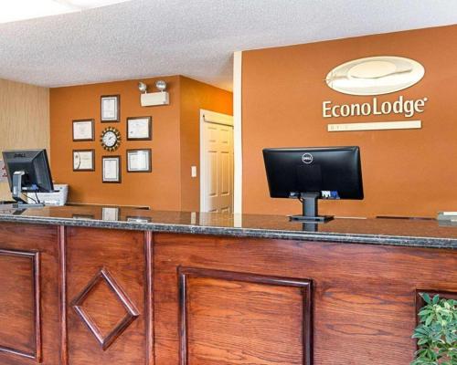 Econo Lodge Near Quantico Marine Base thumb 2