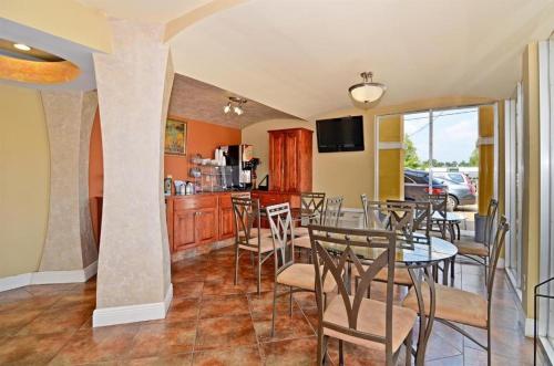 Americas Best Value Inn Alexandria in Alexandria, USA