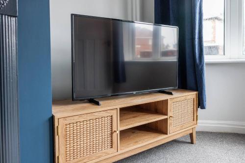 Spacious And Homey 3 Br Home Spacious And Homey 3 Br Home