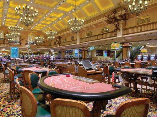 Gold Coast Hotel and Casino, Лас-Вегас (фото 4)