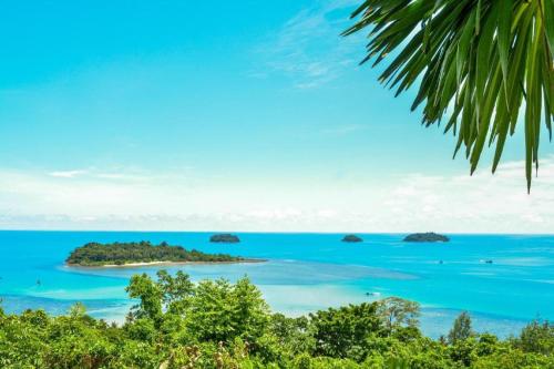 Sea Flower Resort in Koh Chang