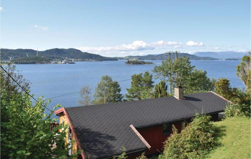 Lovely Home In Sandvoll With Wifi