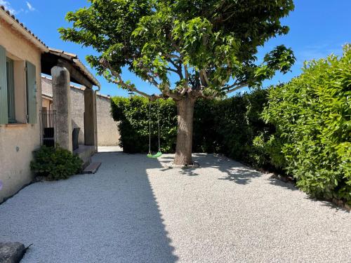 maison de village moderne gîte à louer Le Puy-Sainte-Réparade