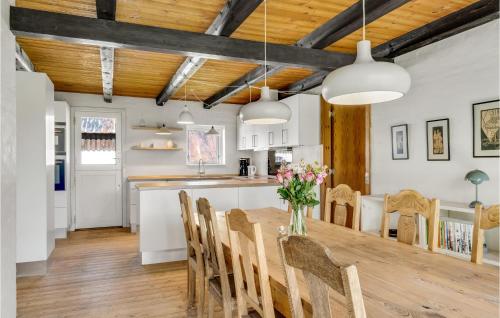 Kitchen, 3 Bedroom Cozy Home In Bindslev in Mygdal