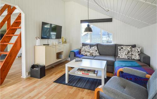 1 Bedroom Nice Home In Hemmet in Falen