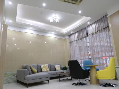 Vatica Hangzhou Linan Qianwang Street Hotel - image 4