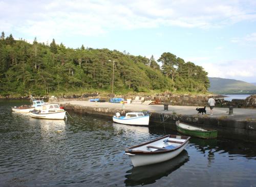 Riverlodge Self Catering in Glanerought