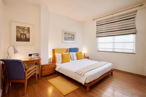 1 queen bed