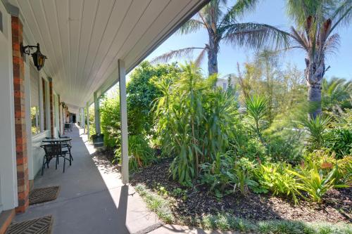 Kert, Cedar Lodge Motel in Gippsland Régió