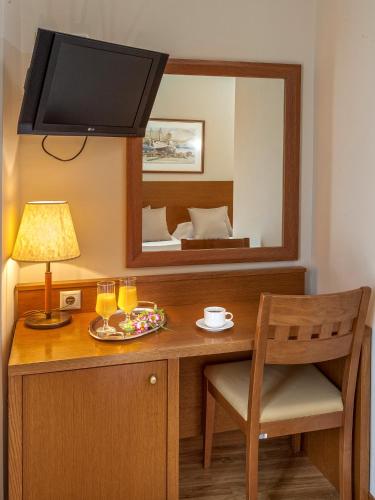 Athos Hotel - image 6