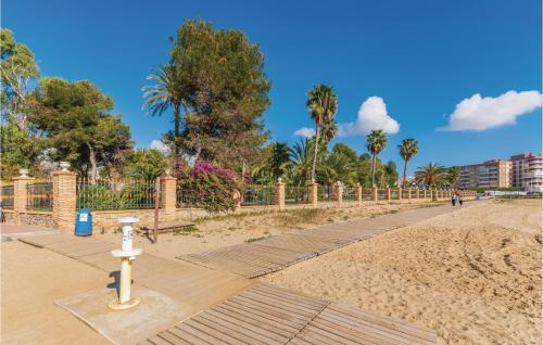 Two-Bedroom Apartment in Torrevieja - image 14