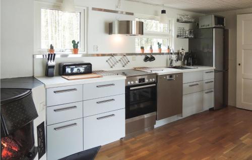 廚房, Four-Bedroom Holiday Home In Bodafors in 布達福什