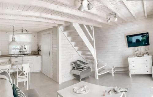 Beautiful Home In Miedzywodzie With Wifi - image 3