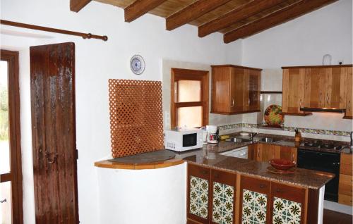 keuken, Cozy Home In Estellencs With Wifi in Estellencs
