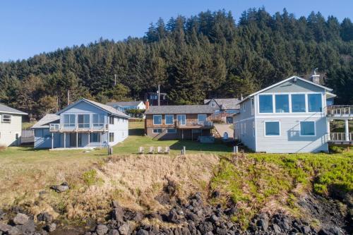 Pelicans Landing – Depoe Bay, OR
