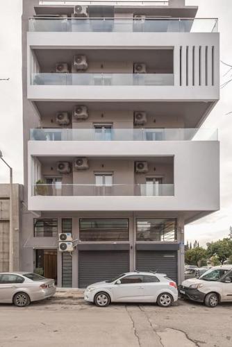 Elegant & Spacious Apartment in Athens with Rooftop Acropolis View Access, Athens