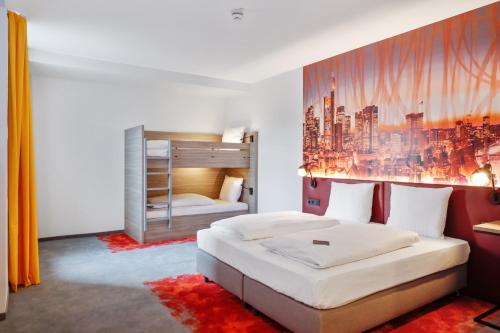 1 queen bed, 2 bunk beds